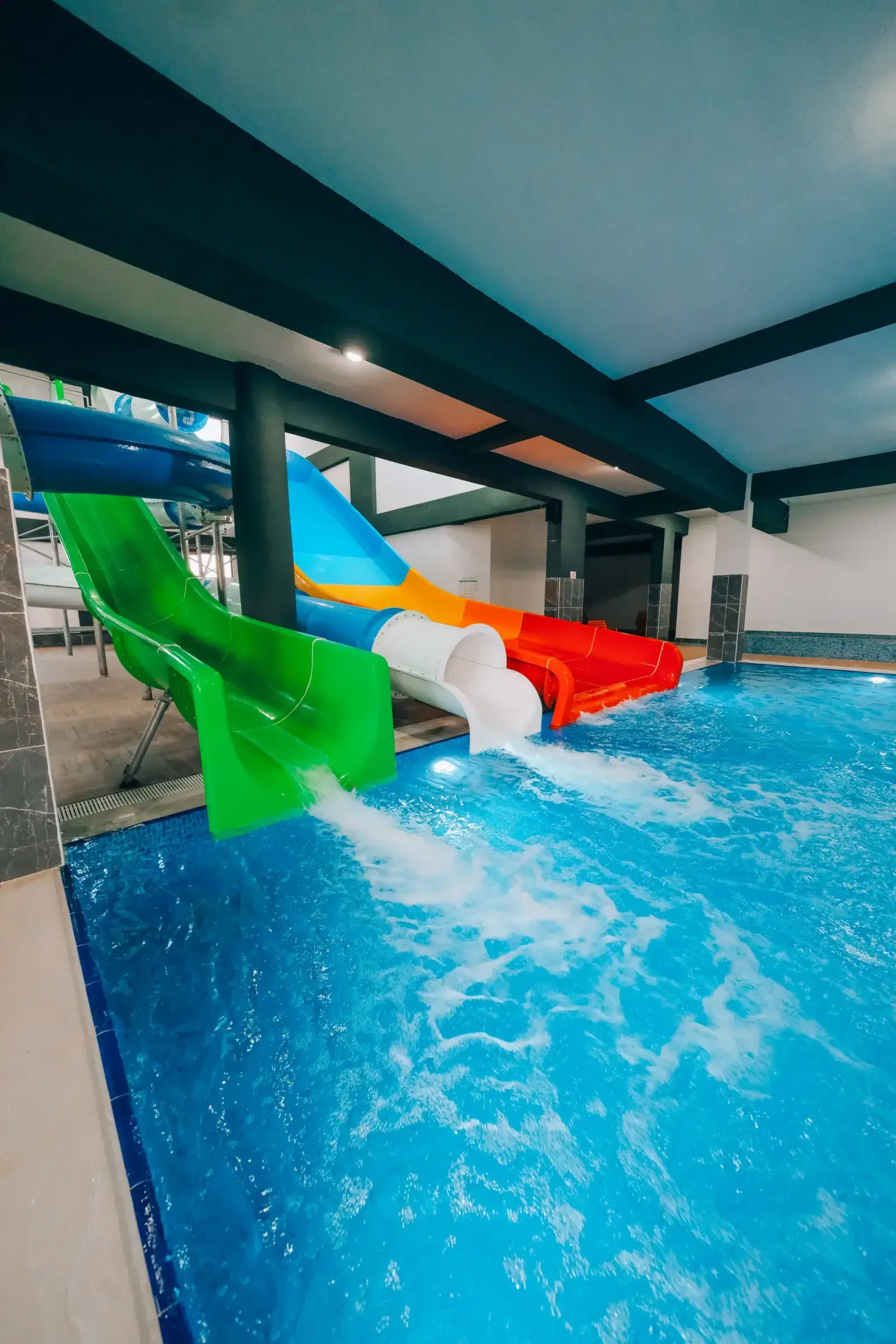 Kastilya Otel: Aquapark kaydırakları ve havuz